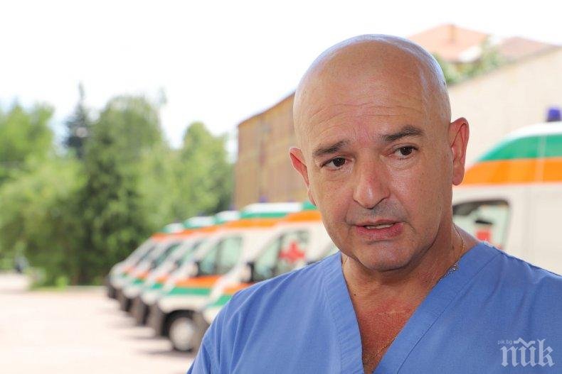 САМО В ПИК И РЕТРО: Ген. Мутафчийски спасил момче с рядка диагноза (СНИМКА)