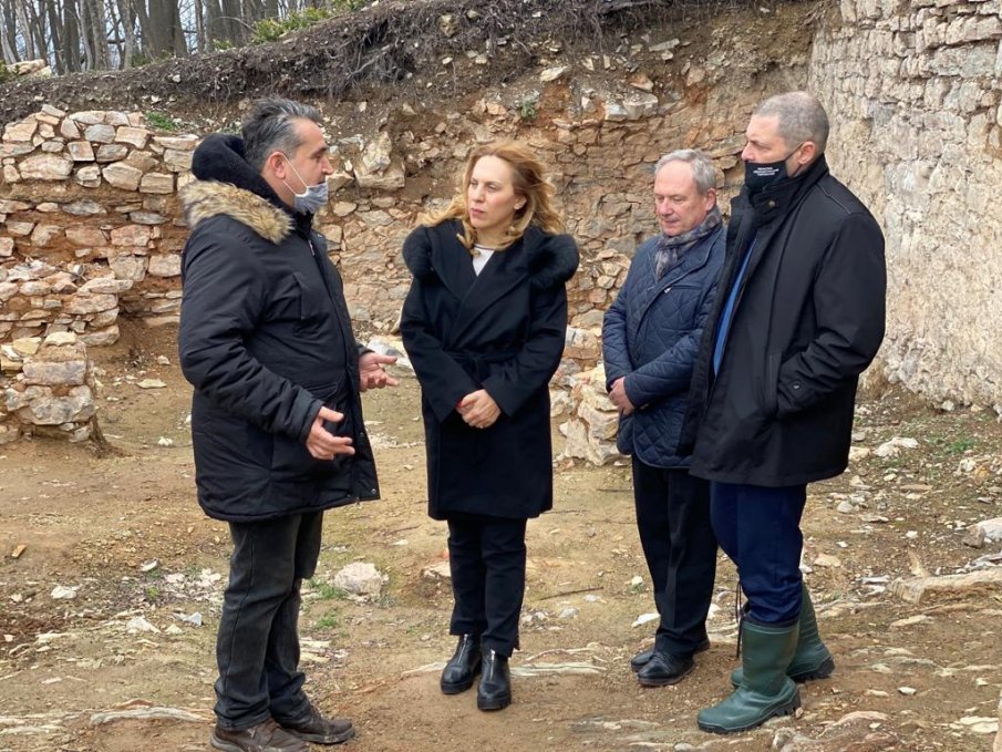 Марияна Николова пред медии в Търговище: Започваме кампания за популяризиране на културно-историческия туризъм