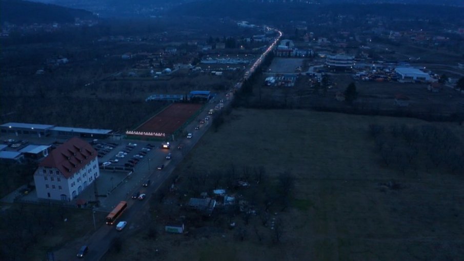 Зловещи тапи на светофара на Симеоновско шосе, чака се по близо час