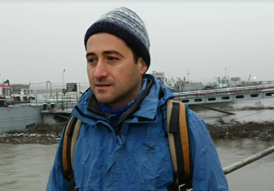 ЕКОЛОГИЧНА БОМБА: Плаващи сметища по Дунав край Русе