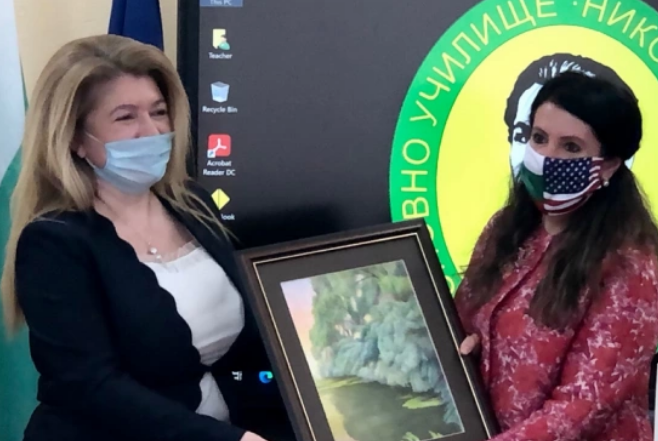 Херо Мустафа посети ямболско училище