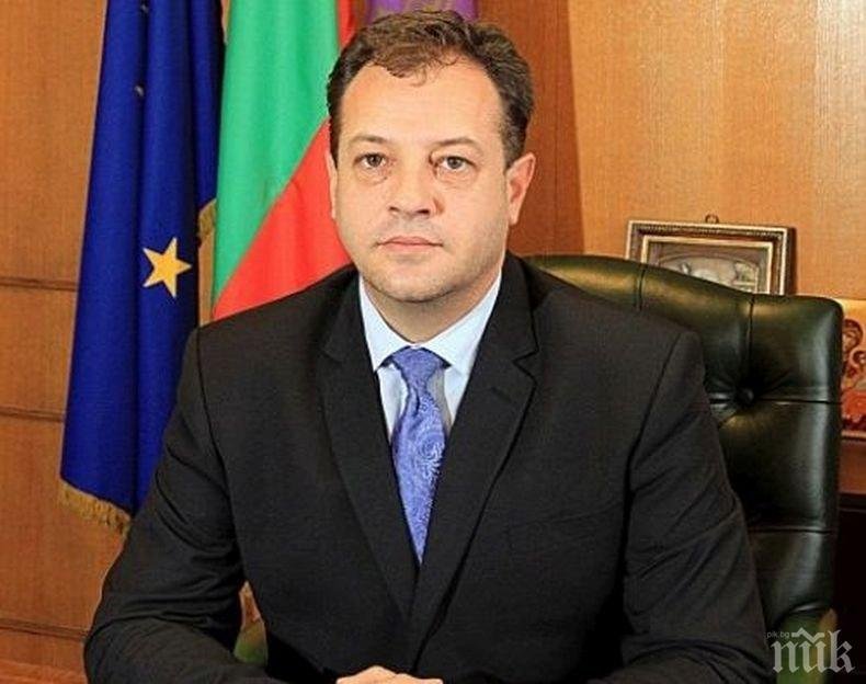 АДМИРАЦИИ: Кметът на Велико Търново спаси жена от сигурна смърт