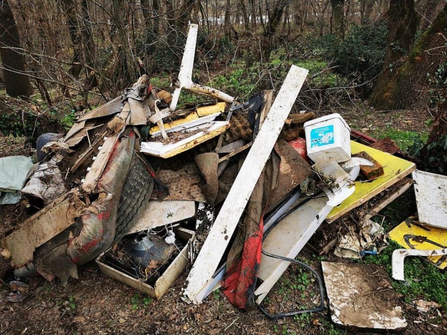 Извадиха над 2 тона боклуци от река Ропотамо