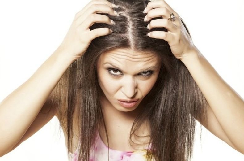 Седем ежедневни навика, които съсипват косата ви