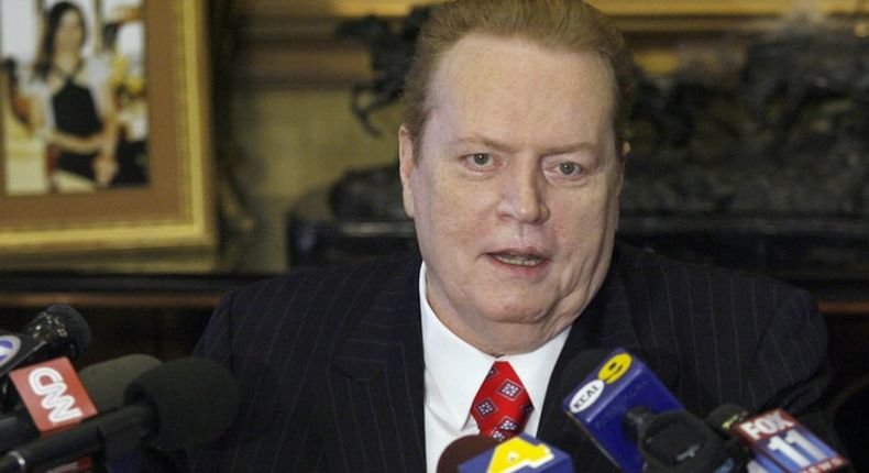 Почина създателят на списанието Hustler Лари Флинт