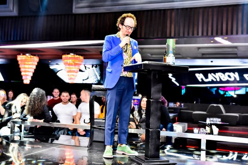 ТУНИНГ: Ники Станоев си присади коса (СНИМКИ)