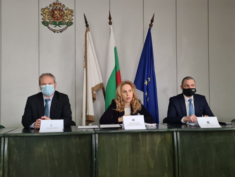 Марияна Николова пред бранша в Търговище: От днес туроператори и турагенти могат да кандидатстват за безвъзмездната държавна помощ от 51 млн. лв.