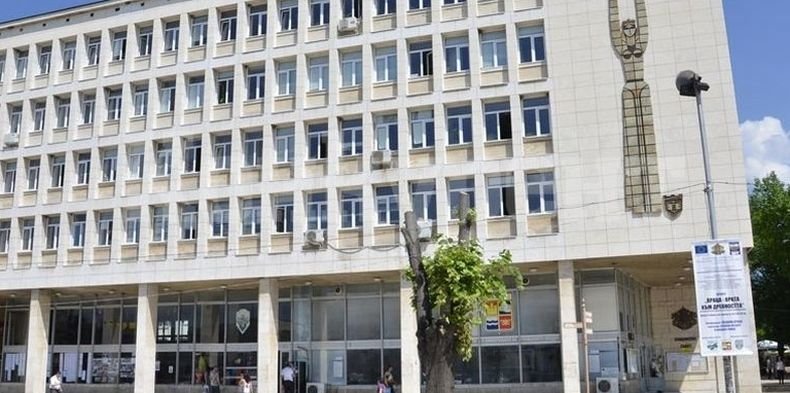 Платено паркиране в центъра на Мездра