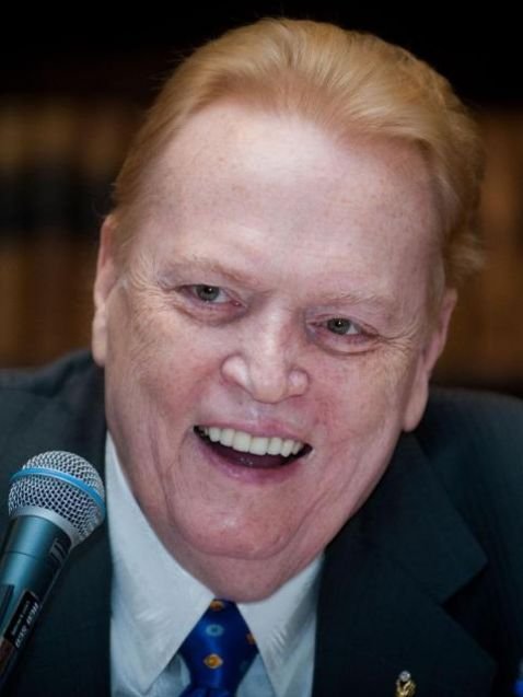 Почина създателят на еротичното списание Хъстлър