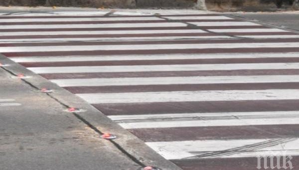 Обновяват маркировката на пешеходни пътеки със светлоотразителни перли