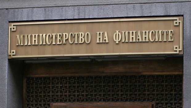 Министерството на финансите опровергава твърдения за удължаване срока на двойно обращение на левове и евро