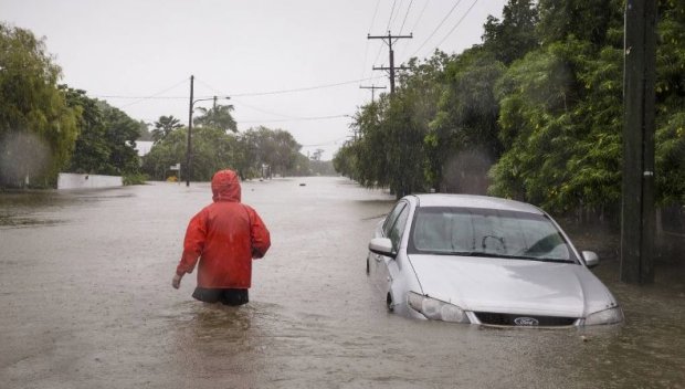 Австралия мобилизира армията за справяне с водното бедствие