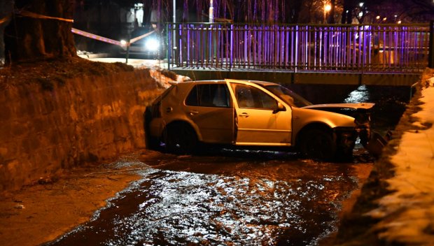 Шофьор се хвърли с Голф-а си в Боянската река (СНИМКИ)