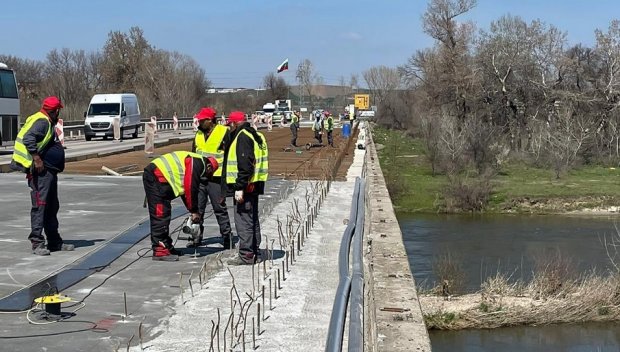 Ремонт променя движението по магистрала Марица