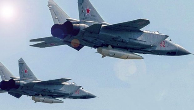 Руски Су-35 и американски Ф-16 се премериха над Аляска