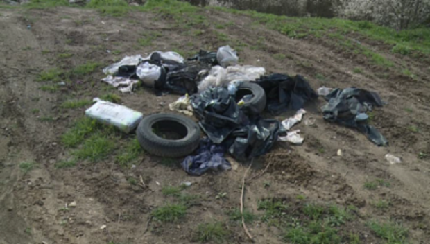 ЕКОЛОГИЧЕН ПРОБЛЕМ: Незаконно сметище се пръкна в село край Провадия