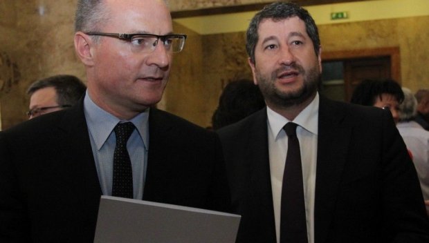 Богомил Бонев за кандидат-президента на ДБ Лозан Панов: Избран от ВСС с гласовете на ГЕРБ и ДПС, през мандата му ВКС не мръдна от старите практики. За вицето Моасе няма нужда да се говори