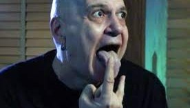 Обидно е, че допускаме един чалга певец да се подиграва с държавата