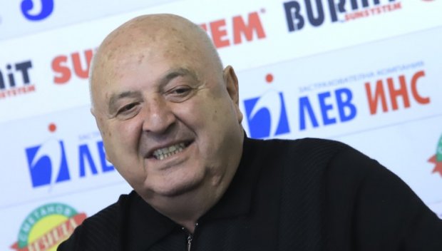 ГОЛЯМАТА УСТА: Венци Стефанов пак се заяде с Левски: Когато ядоха кифтетата не пискаха