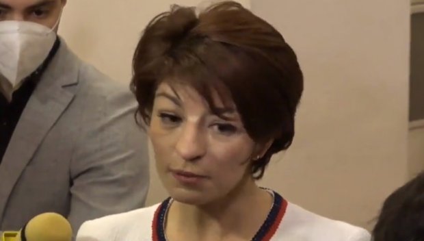 ПИК TV: Десислава Атанасова в декларация: Няма да позволим да се опорочи вота - нека гарантираме, че изборите ще са честни (НА ЖИВО)