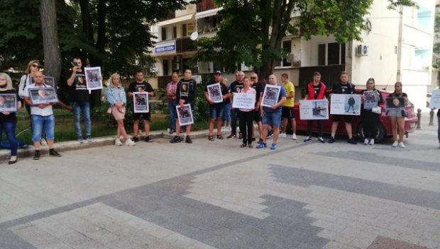 В Пловдив протестираха с искане за справедлив процес след смъртта на две момчета в катастрофа