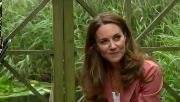 Кейт Мидълтън изненада ученици в Лондон по време на час (ВИДЕО)