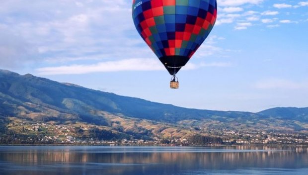 Два балона с туристи се разбиха в Турция - един загинал, 31 ранени