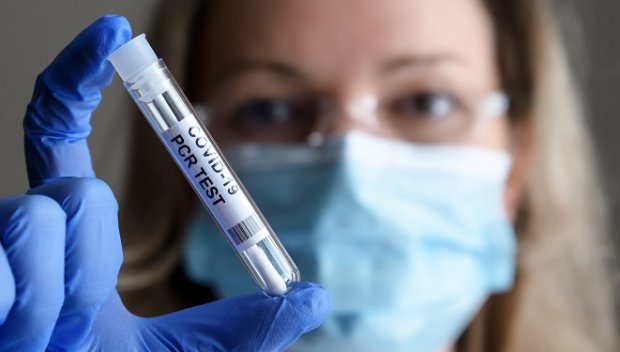 Режещи като с бръснач болки в гърлото - това са симптомите на новия вариант на COVID-19