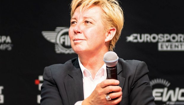 ТРОЙНА СМЪРТ: Ревнив съпруг застреля шефката на легендарната писта Спа и приятел, след което гръмна и себе си