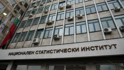 Над 98 000 души са наети в администрацията на изпълнителната власт към края на юни 2026 г.