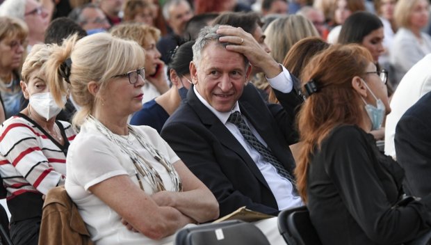 САМО В ПИК И РЕТРО: Стойчо Кацаров имотен крал 