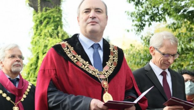 ЗА ПЪРВИ ПЪТ В ПИК И РЕТРО: Eто го семейството на проф. Анастас Герджиков (УНИКАЛНИ СНИМКИ)