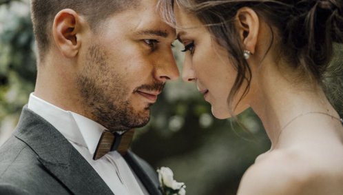 Появиха се нови СНИМКИ от тайната сватба на Нора Шопова