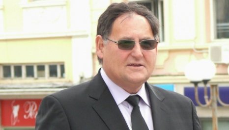 Не го ли е срам кмета на Шумен да си увеличи заплатата