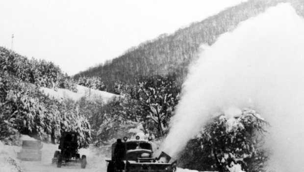 Спомени от соца: Трактори „Беларус“ и зилове чистеха снега, помагаха войници от БНА