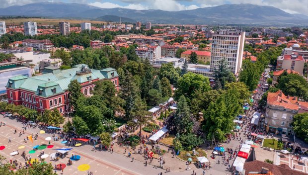 Кюстендил на косъм да потъне в мрак заради високите цени