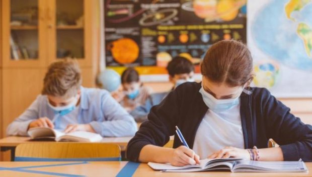 Започва вторият срок: Учениците от 1 до 4 клас присъствено в цялата страна