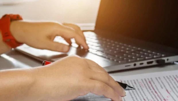 По поръчка на МОН: Правописният речник става дигитален