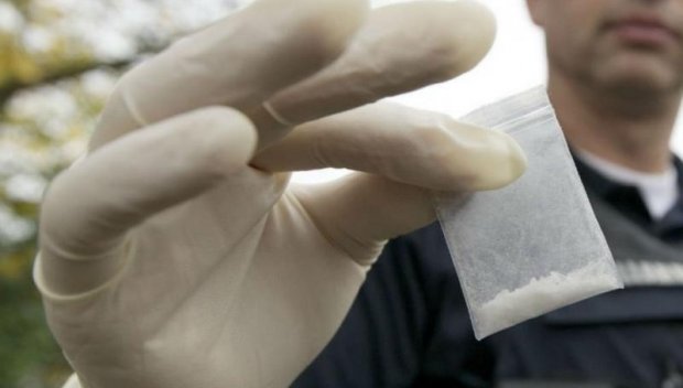 Полицията откри амфетамин в двор на училище във Велико Търново