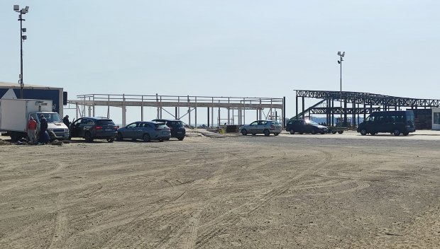 Изравниха със земята култов бар на Слънчака