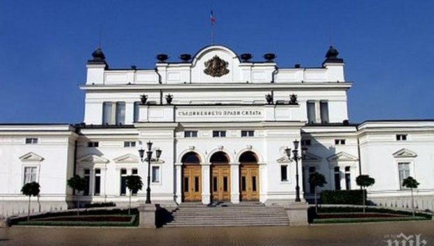 Българският народ не иска да даваме военна помощ на Украйна!