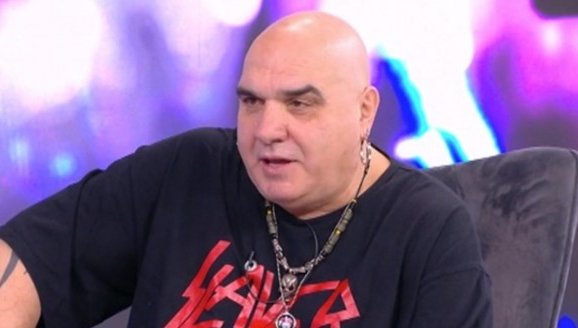 ЗАКЪСА ГО СЪС ЗДРАВЕТО! Фънки на легло: Много съм зле, Господ да решава