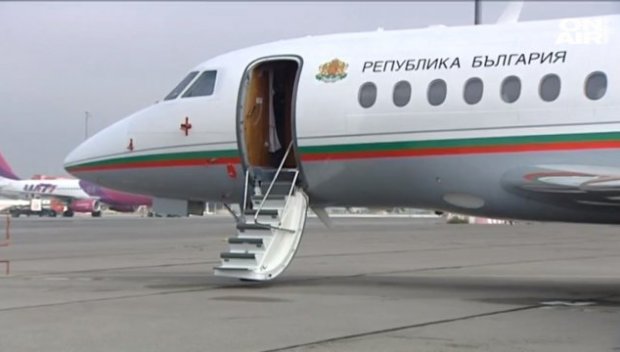 Правителството продава Фалкон-а си - издръжката му била разсипия и цинизъм