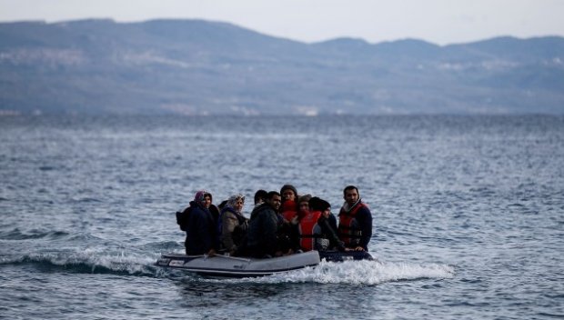 Двама загинали и 19 спасени при инцидент с лодка край Родос