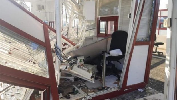 Българин се вряза с бус в унгарско ГКПП, шестима са ранени (СНИМКИ)