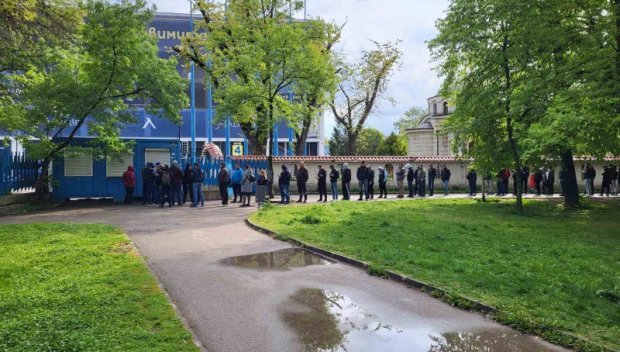 ЛУДОСТ: Феновете на Левски изкупиха билетите за финала за 10 минути