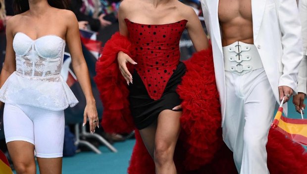 Откриха Евровизия в двореца Реджия ди Венария