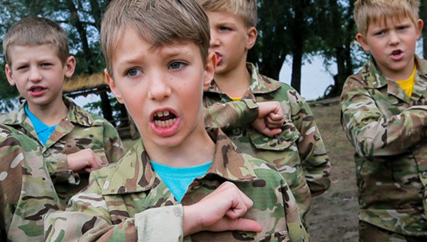 МОН създаде помагало по български език за украинските деца у нас