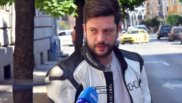 Звезда от Братя помля велосипедист в София (СНИМКИ)