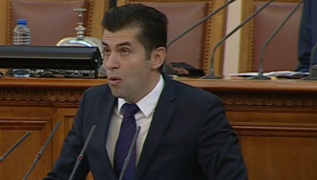 Той БЕШЕ Просто Киро, с огромната охрана и белите магистрали. Няма, брат, повече да припариш до властта - нито ти, нито Лена, нито Кокорчо...